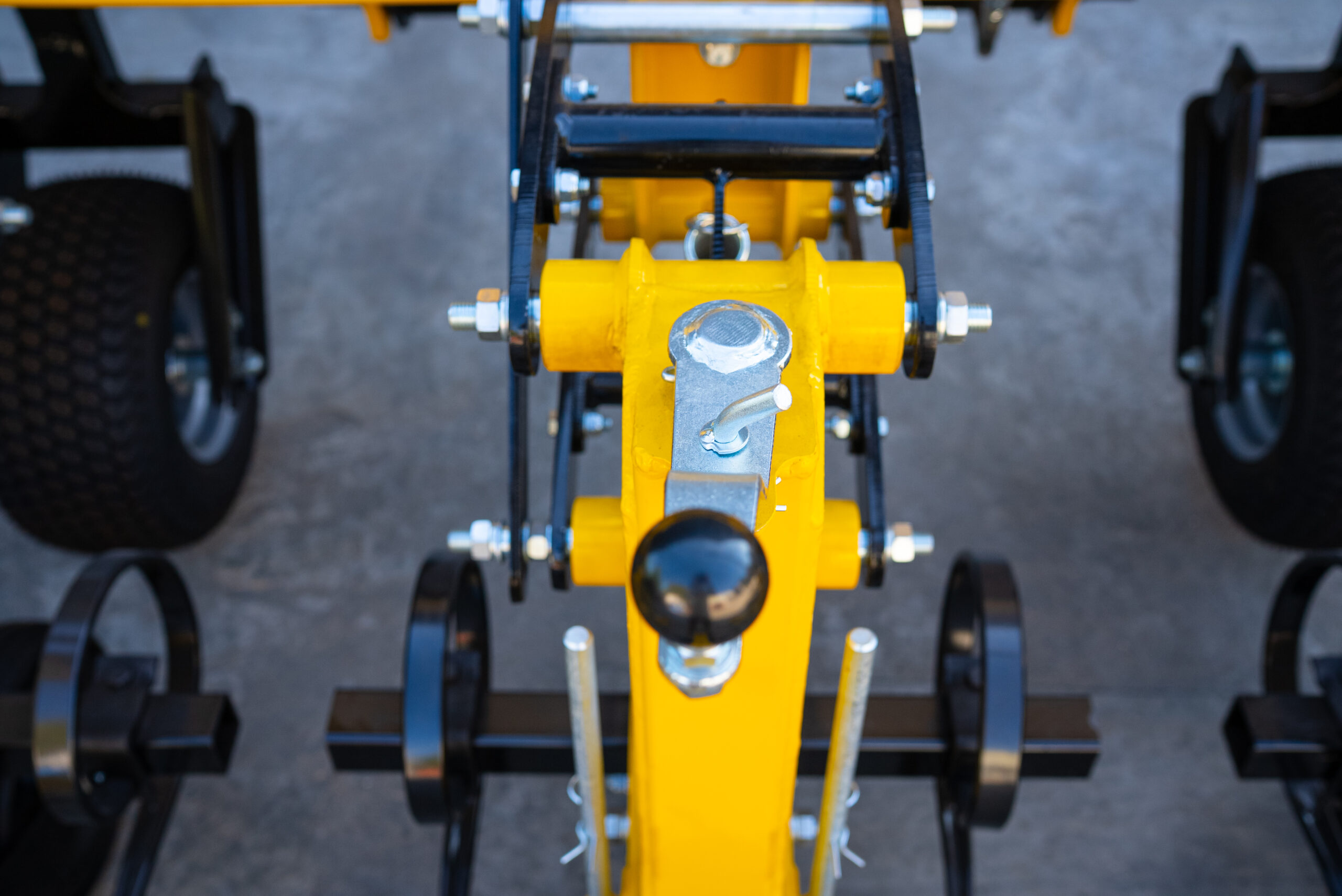 Прополочный культиватор General КРН 5.6м с бочкой для жидких удобрений Прополочный культиватор General КРН 5.6м с бочкой для жидких удобрений