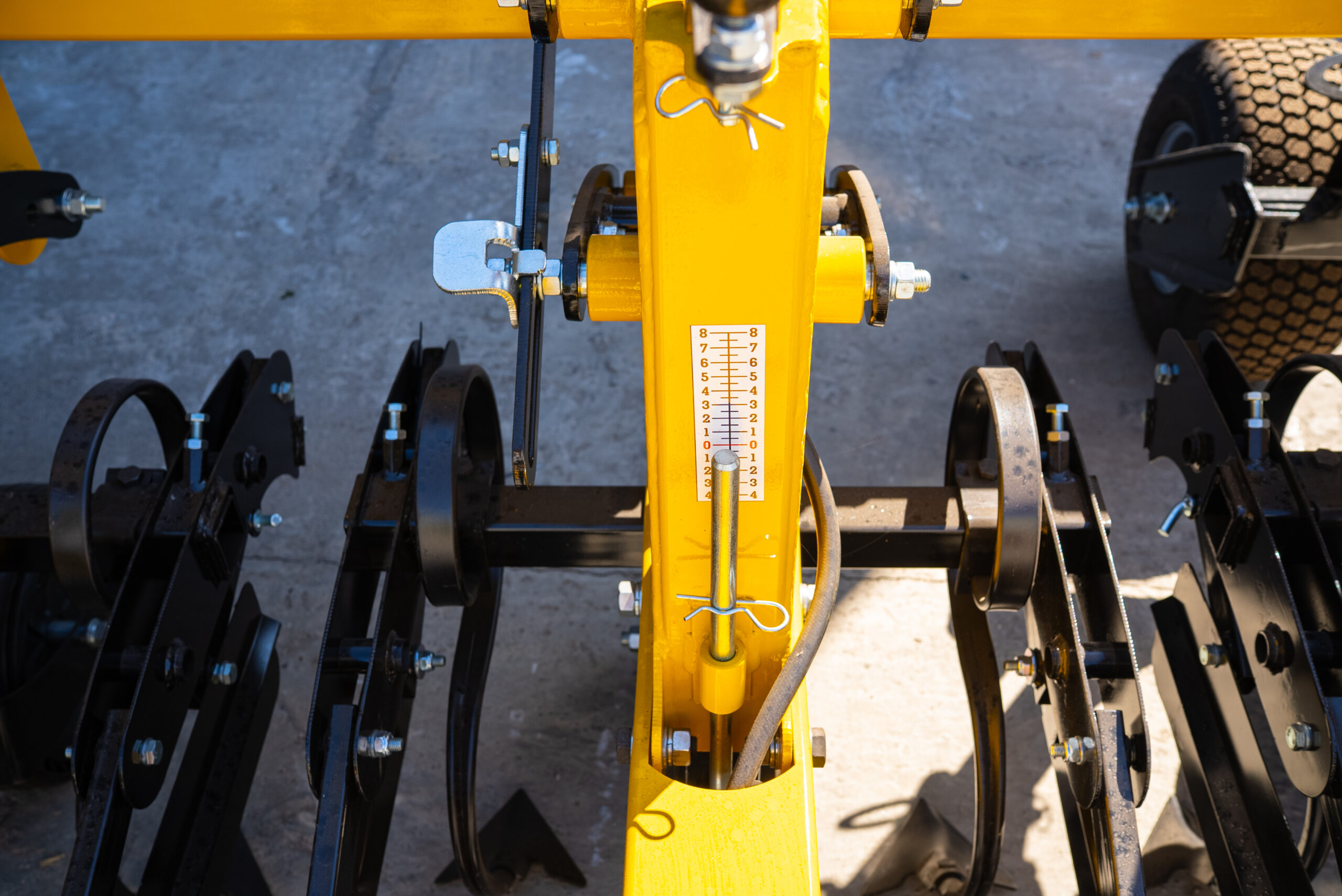 Прополочный культиватор General КРН 5.6м с бочкой для жидких удобрений Прополочный культиватор General КРН 5.6м с бочкой для жидких удобрений