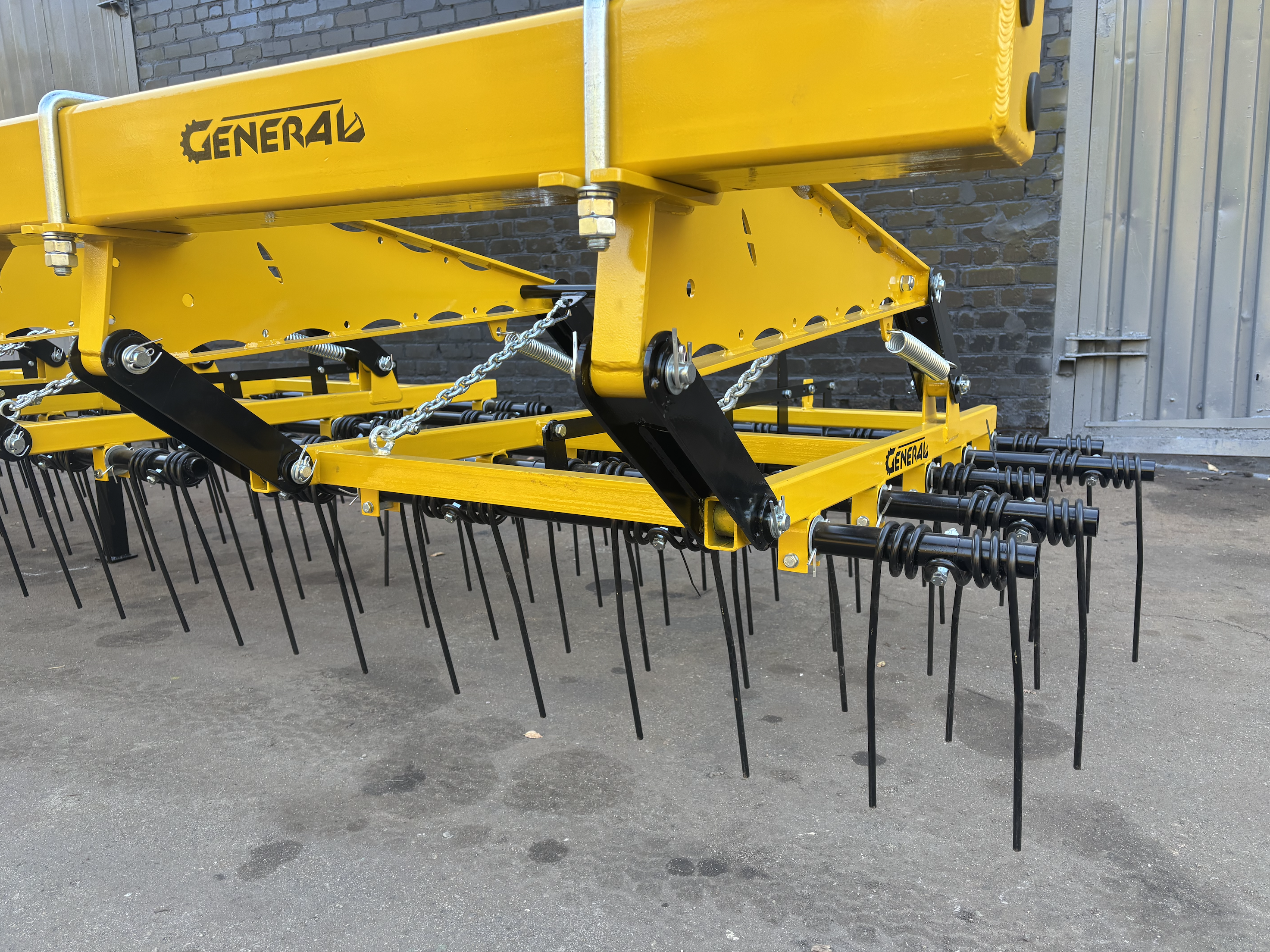 Универсальная пружинна борона 9 м Универсальная пружинна борона 9 м