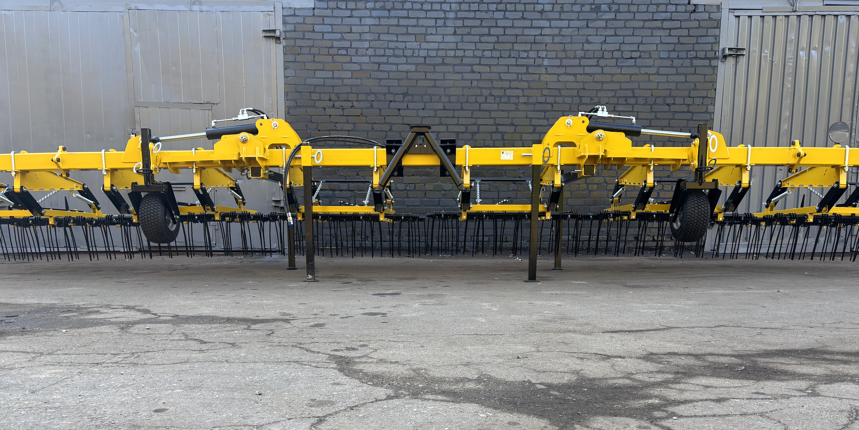 Универсальная пружинна борона 9 м Универсальная пружинна борона 9 м